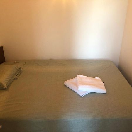 Lovely 1 Bedroom Apartment Close To Old Town Bucarest Esterno foto
