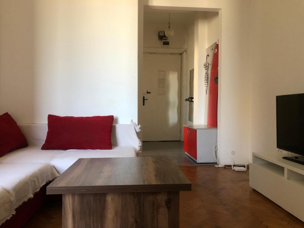 Lovely 1 Bedroom Apartment Close To Old Town Bucarest Esterno foto