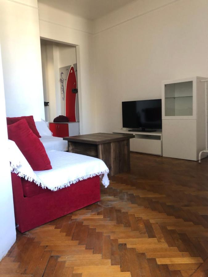 Lovely 1 Bedroom Apartment Close To Old Town Bucarest Esterno foto