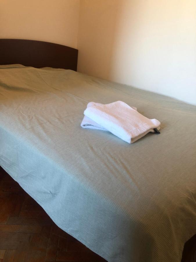 Lovely 1 Bedroom Apartment Close To Old Town Bucarest Esterno foto